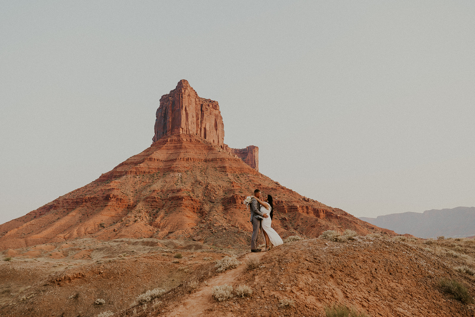 elopement photographer Utah view of Moab elopement